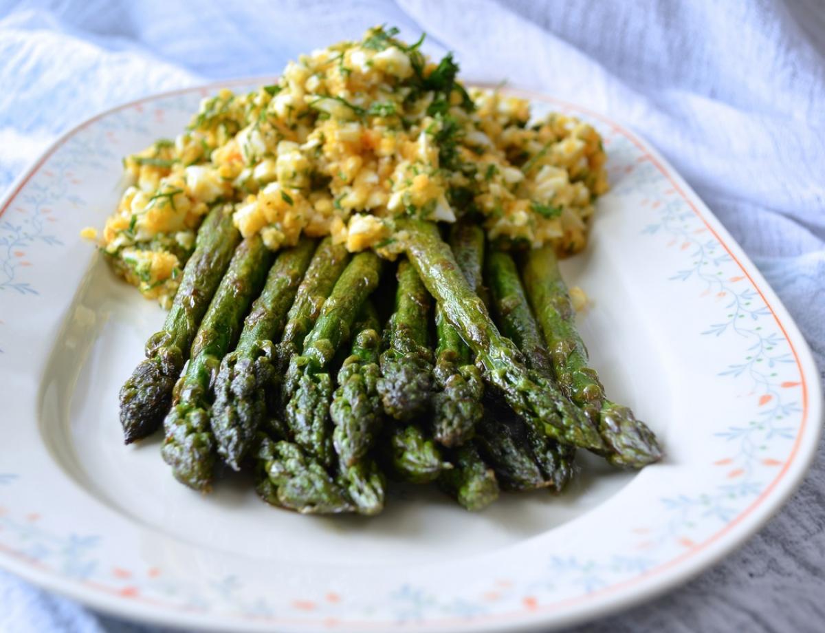 Eierbroeselschmelze Spargel
