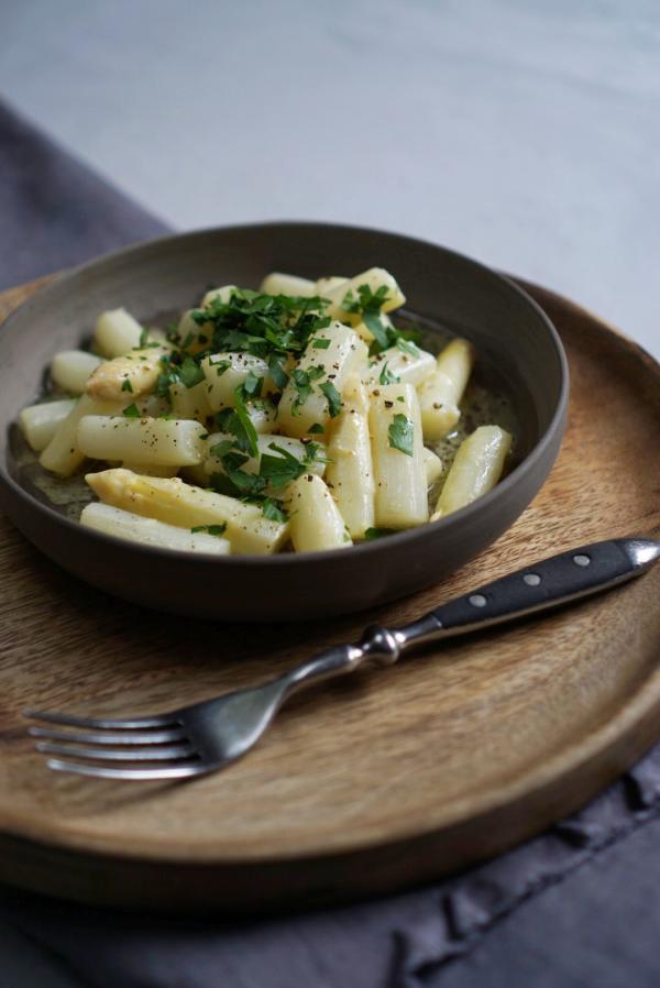 Lauwarmer Spargelsalat