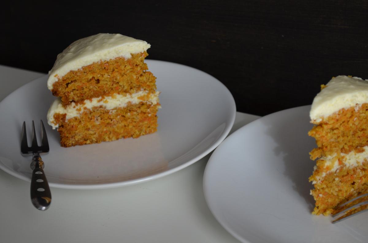 Karottenkuchen backen