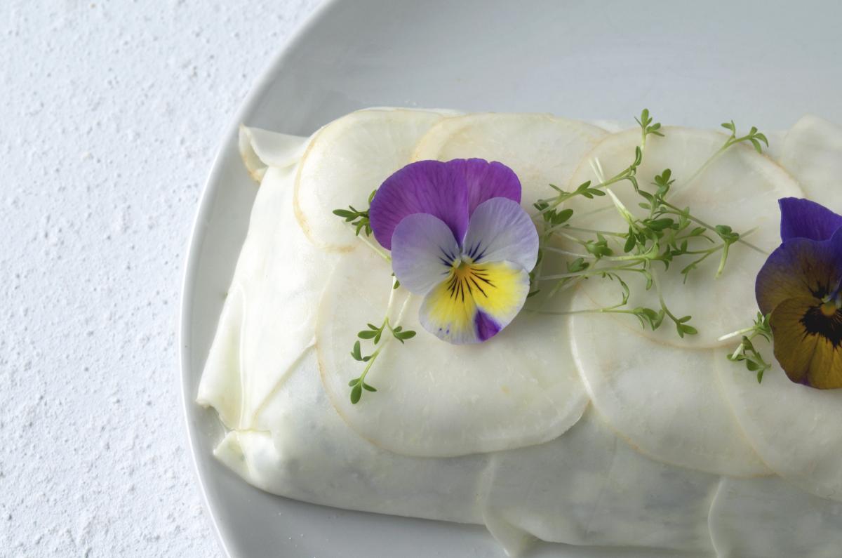 Terrine mit Kraeutern