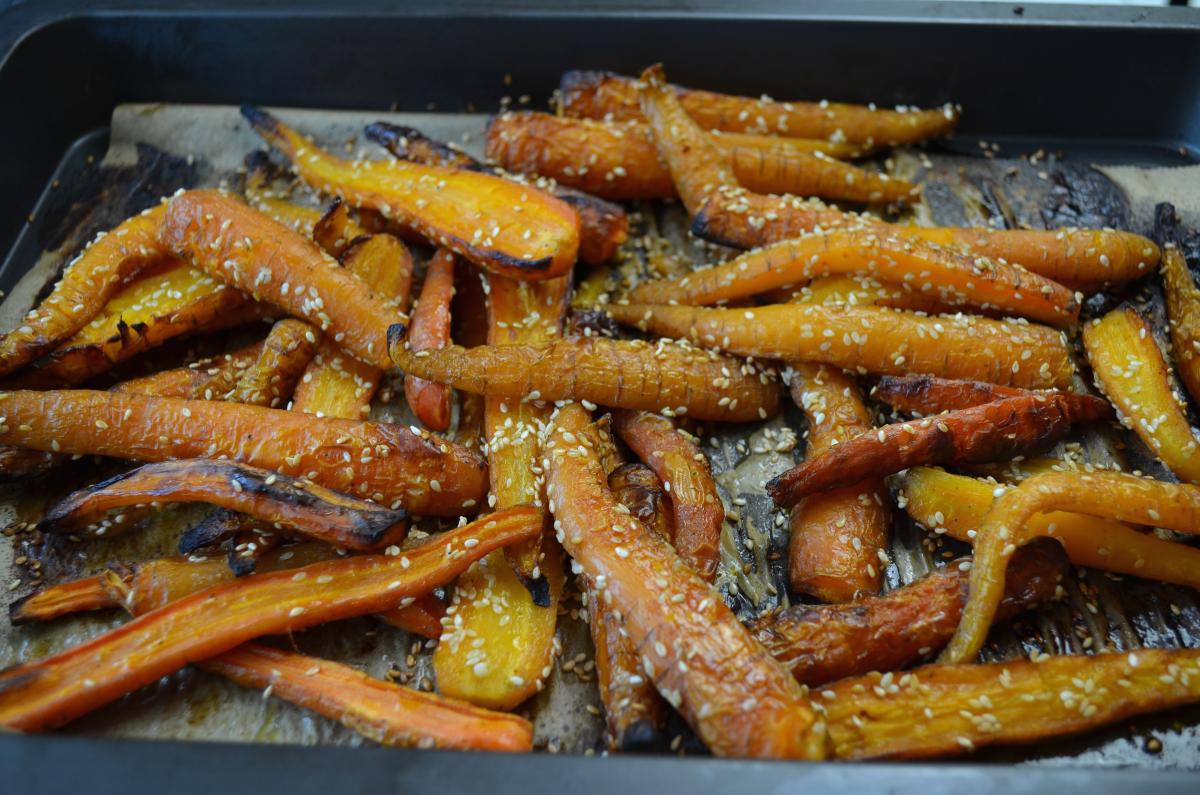 carrots with sesame seeds